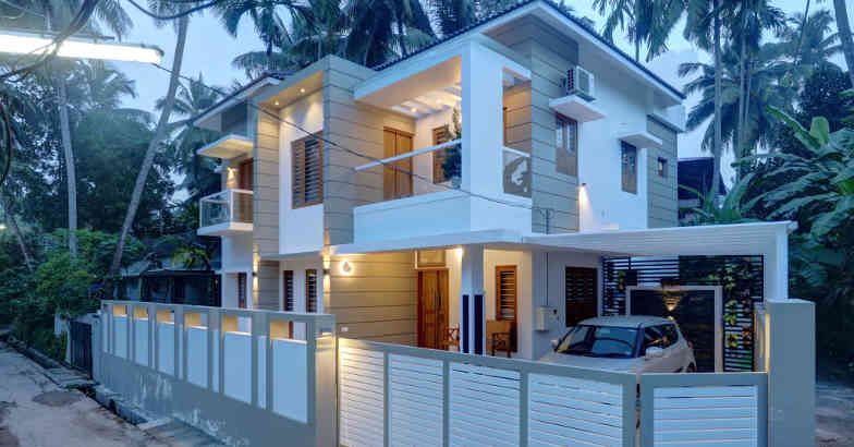 2000 Square Feet 5 Bedroom Contemporary Style Home at 5 Cent Plot Area