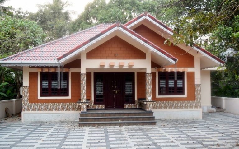 1151 Square Feet 3 Bedroom Low Budget Single Floor Kerala Style House at Ramanattukara