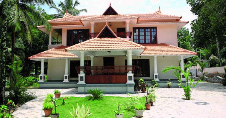 4015 Square Feet Nalukettu Kerala Traditional Style House